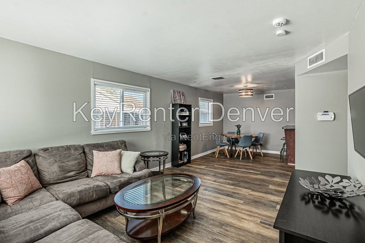 1232 Victor St - Photo 3 of 50