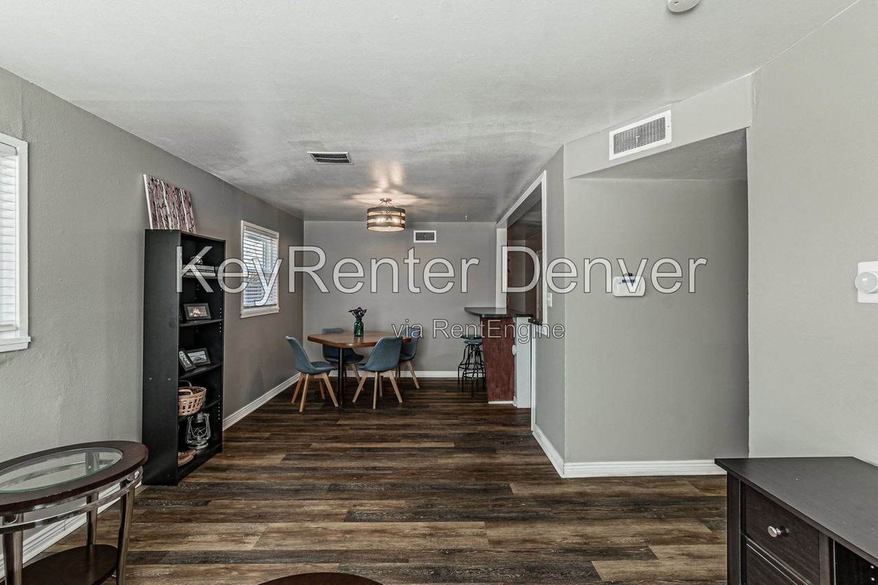 1232 Victor St - Photo 5 of 50