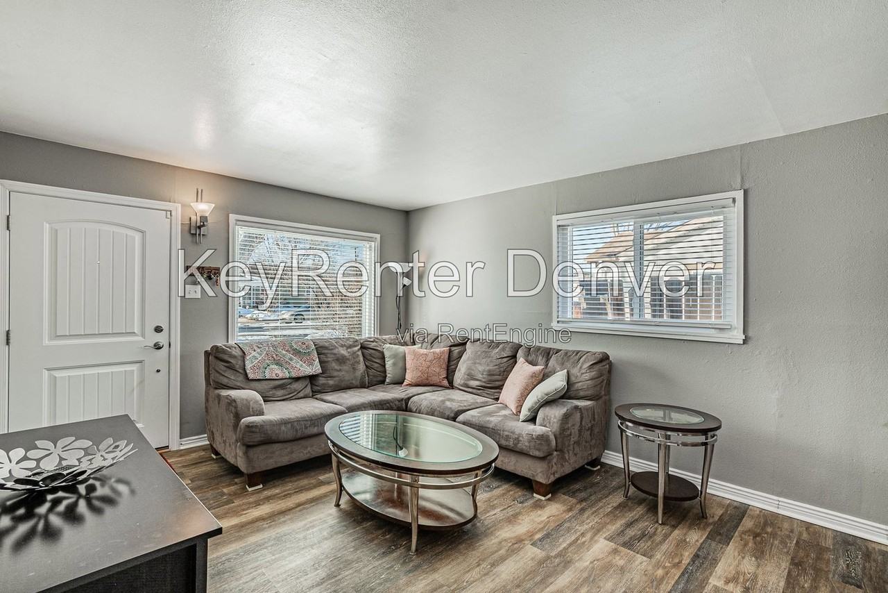 1232 Victor St - Photo 6 of 50