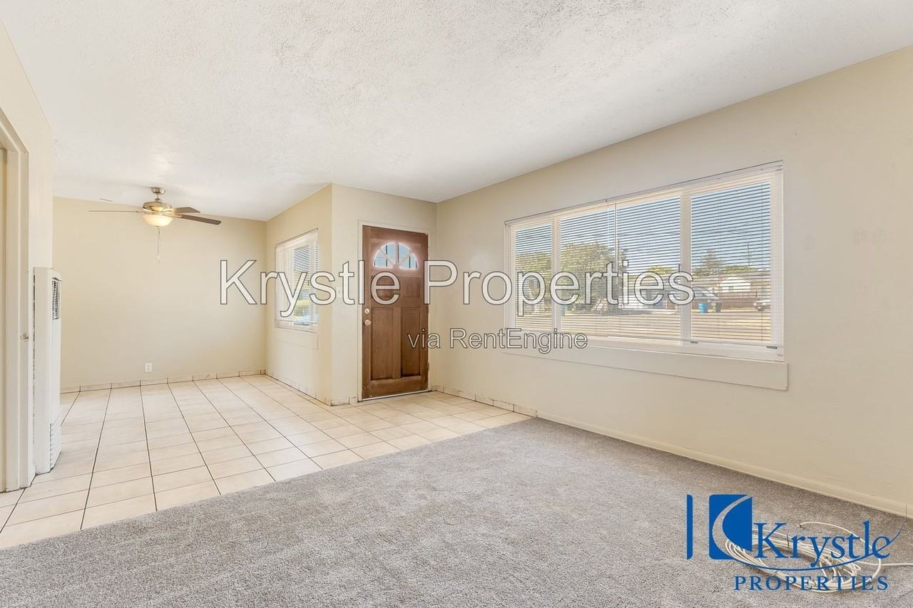 5 Woodrow Ave - Photo 6 of 27