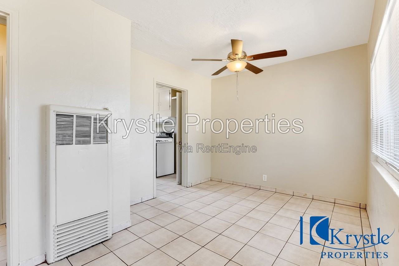 5 Woodrow Ave - Photo 7 of 27