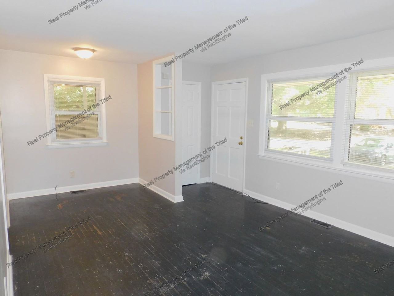 2002 Belcrest Dr - Photo 5 of 20