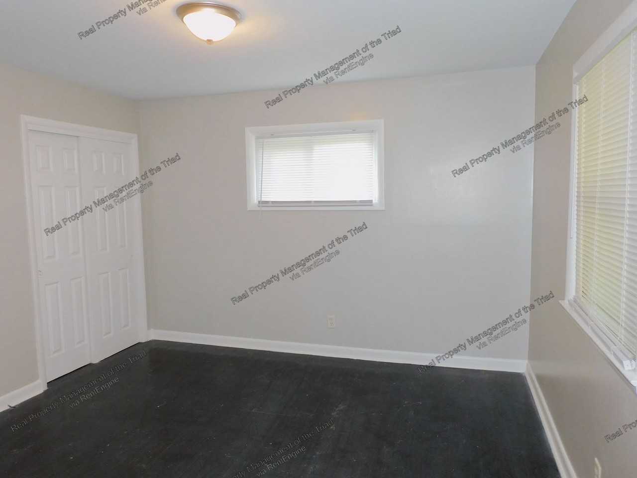 2002 Belcrest Dr - Photo 7 of 20