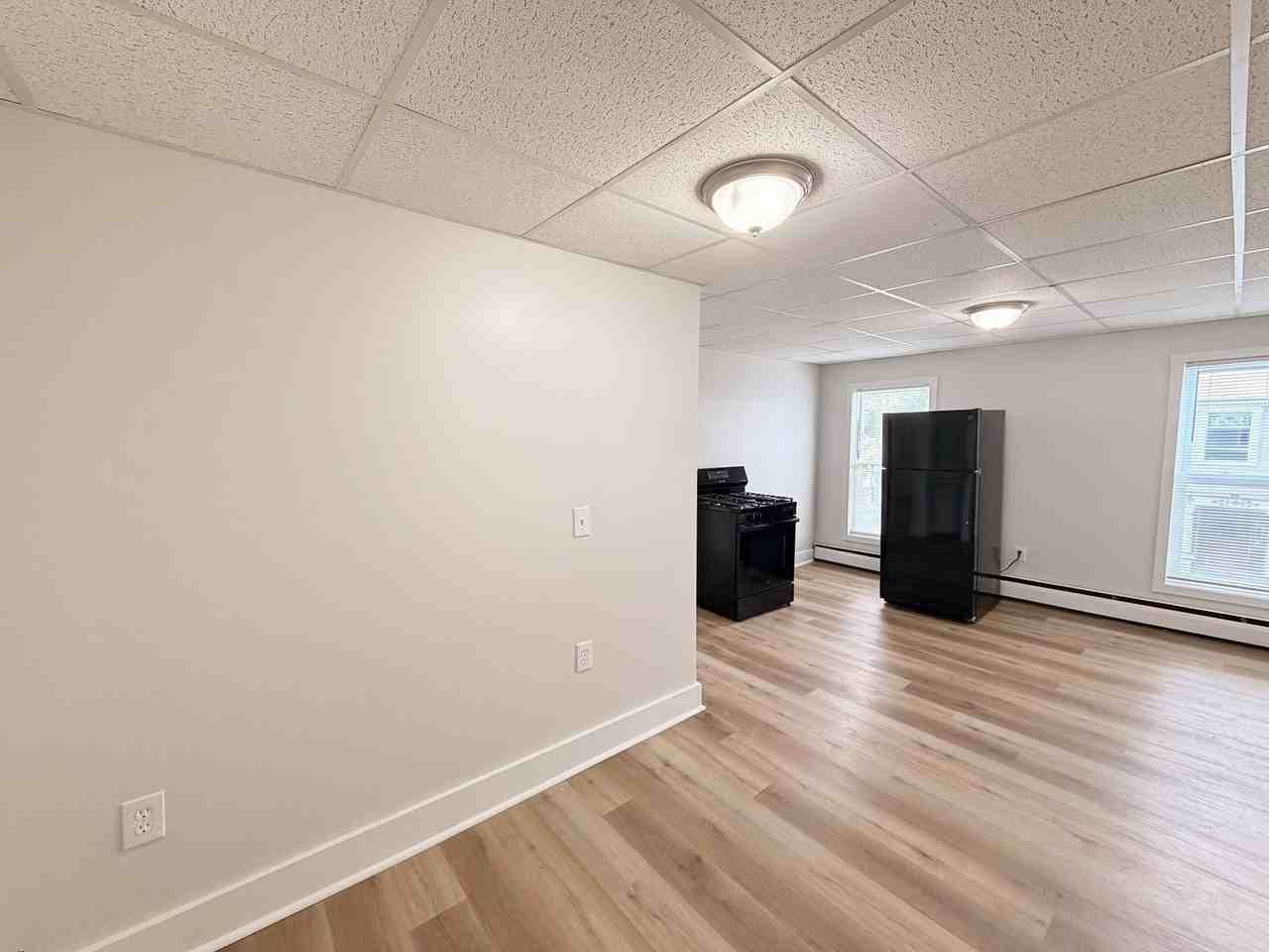 659 Chestnut St #2 - Photo 4 of 17
