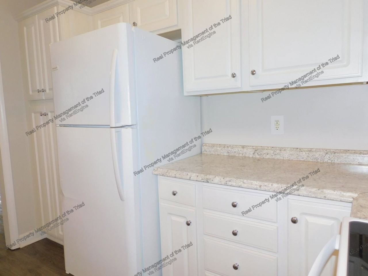 2222 Victoria Village Ln - Photo 4 of 22