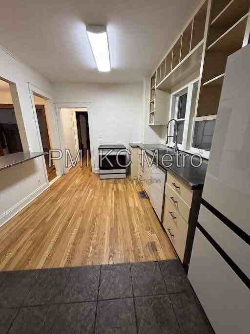 3833 Campbell St - Photo 3 of 31