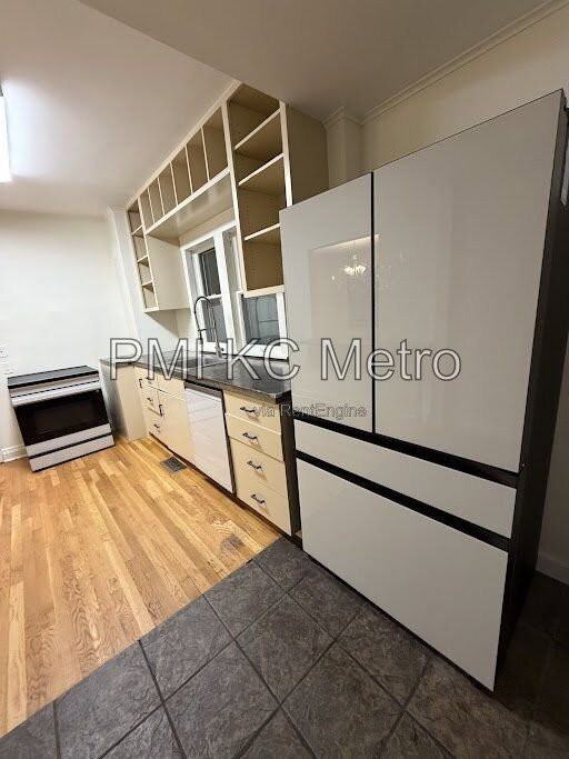 3833 Campbell St - Photo 4 of 31