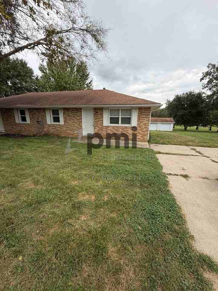 300 N Ellis Rd - Photo 2 of 33