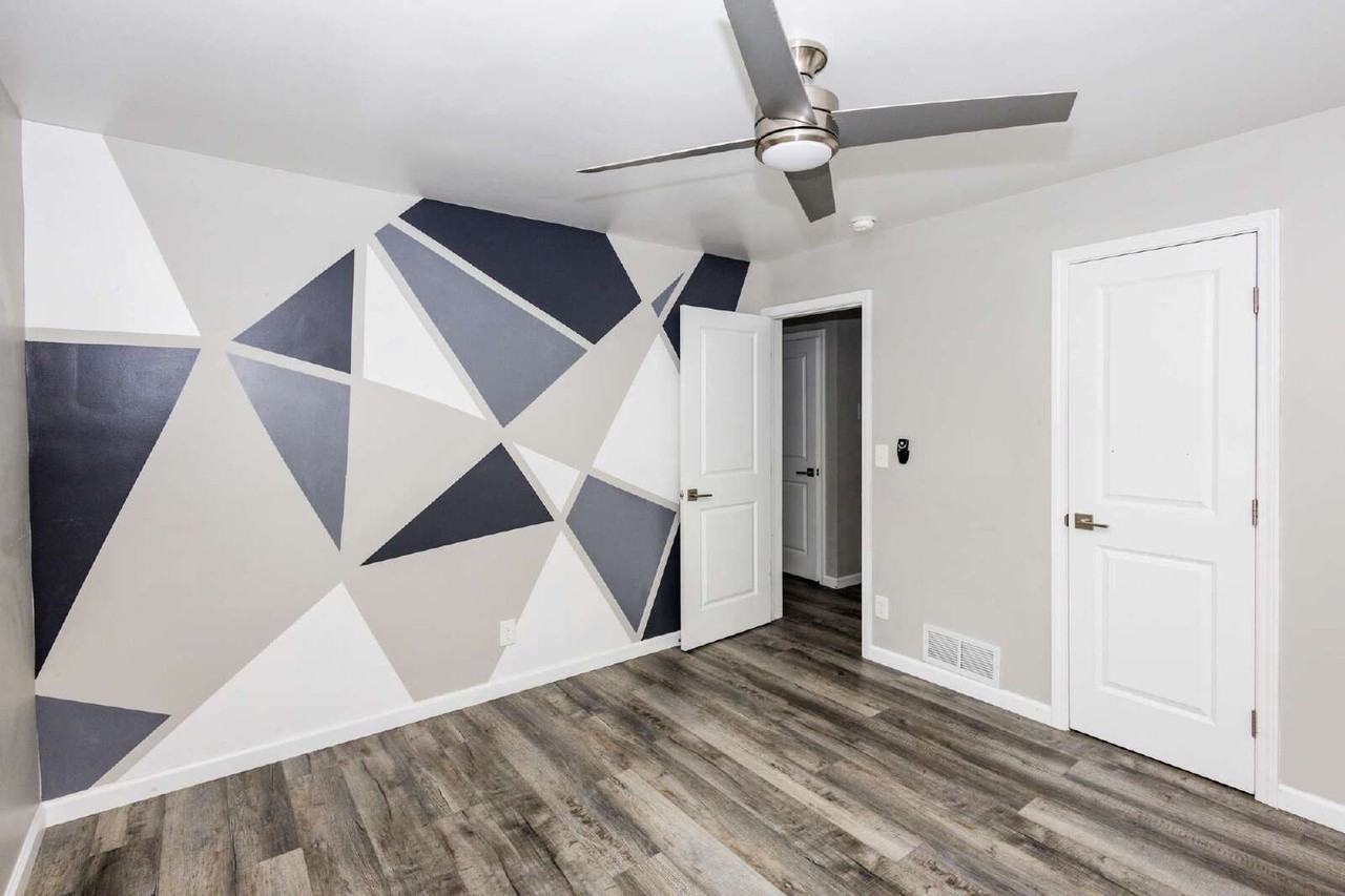 1572 Woodhurst Ave - Photo 6 of 21