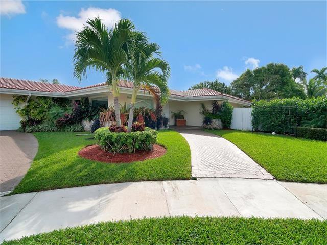 2460 NE 196th St - Photo 3 of 8