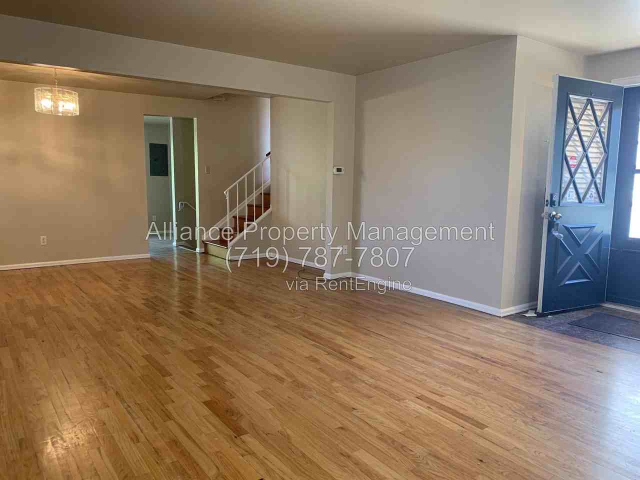 1345 Pike Dr - Photo 5 of 38
