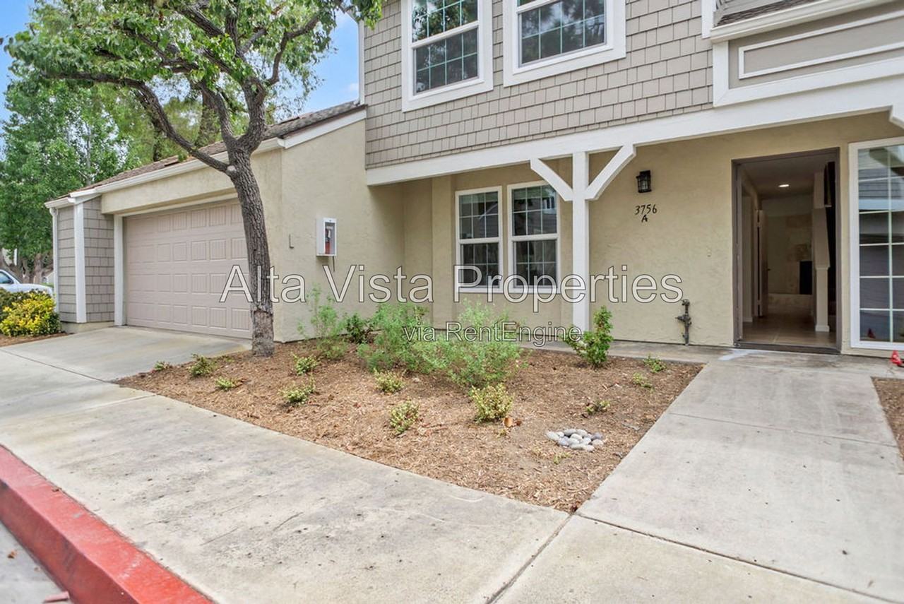 3756 Balboa Ter #A - Photo 3 of 35