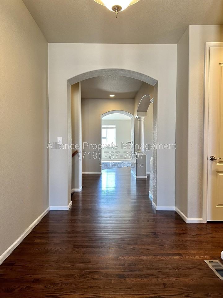 2075 Bobcat Valley Ct - Photo 2 of 50