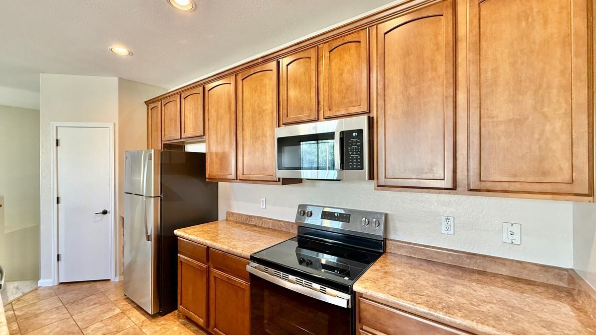 1522 N 81st Ln - Photo 7 of 15