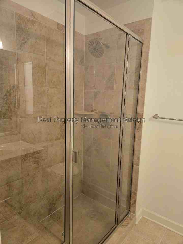 1647 Claiborne Ct - Photo 5 of 12