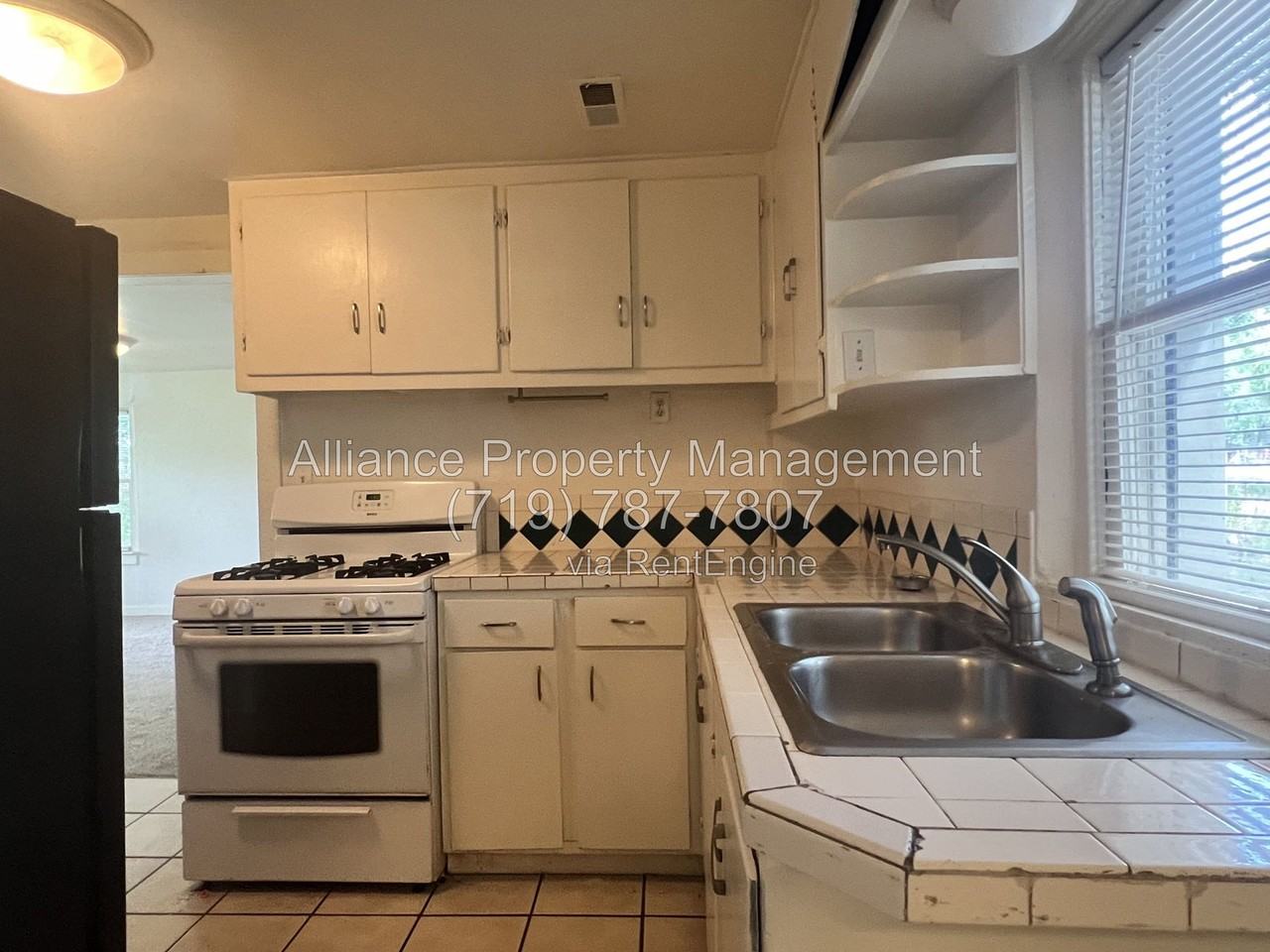 2519 E Monument St - Photo 6 of 18