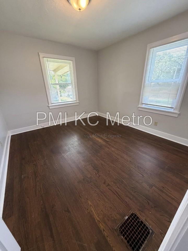 801 S Cedar Ave #A - Photo 5 of 8