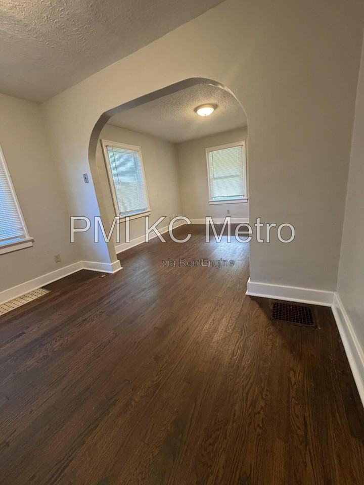 801 S Cedar Ave #A - Photo 7 of 8