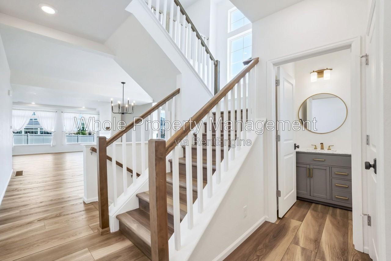 22275 E 45th Ave - Photo 2 of 27