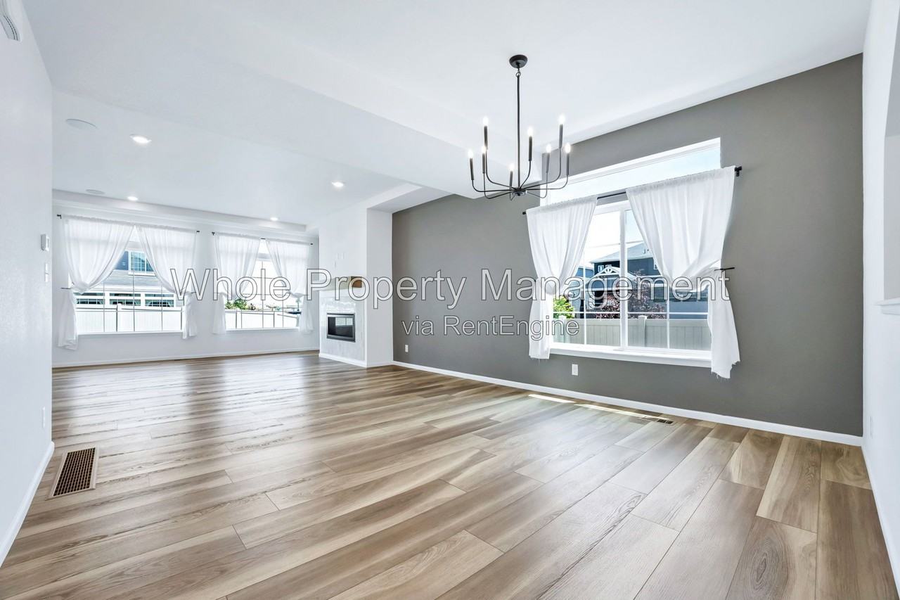 22275 E 45th Ave - Photo 4 of 27