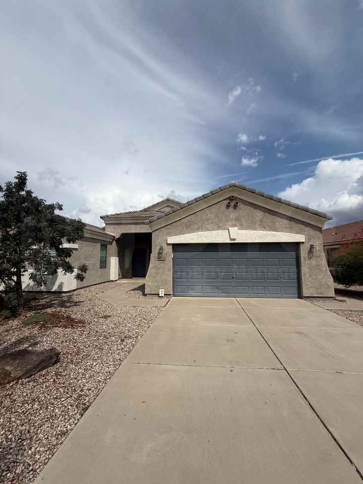 1628 W Fruit Tree Ct