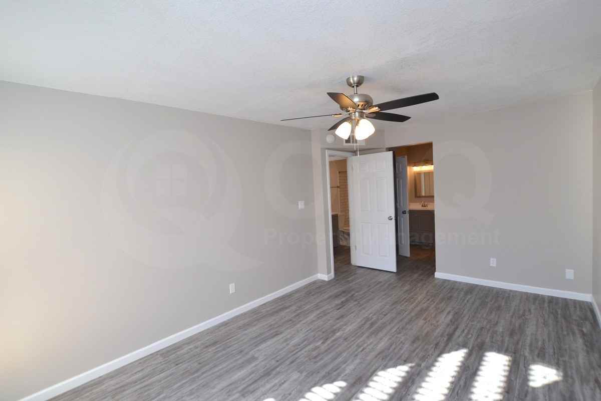 645 N Arrowhead Dr #2 - Photo 7 of 12