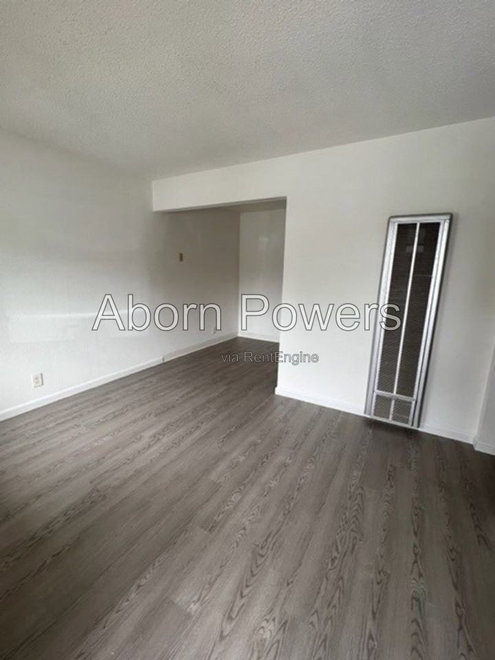 2813 Manor Dr #14 - Photo 3 of 3