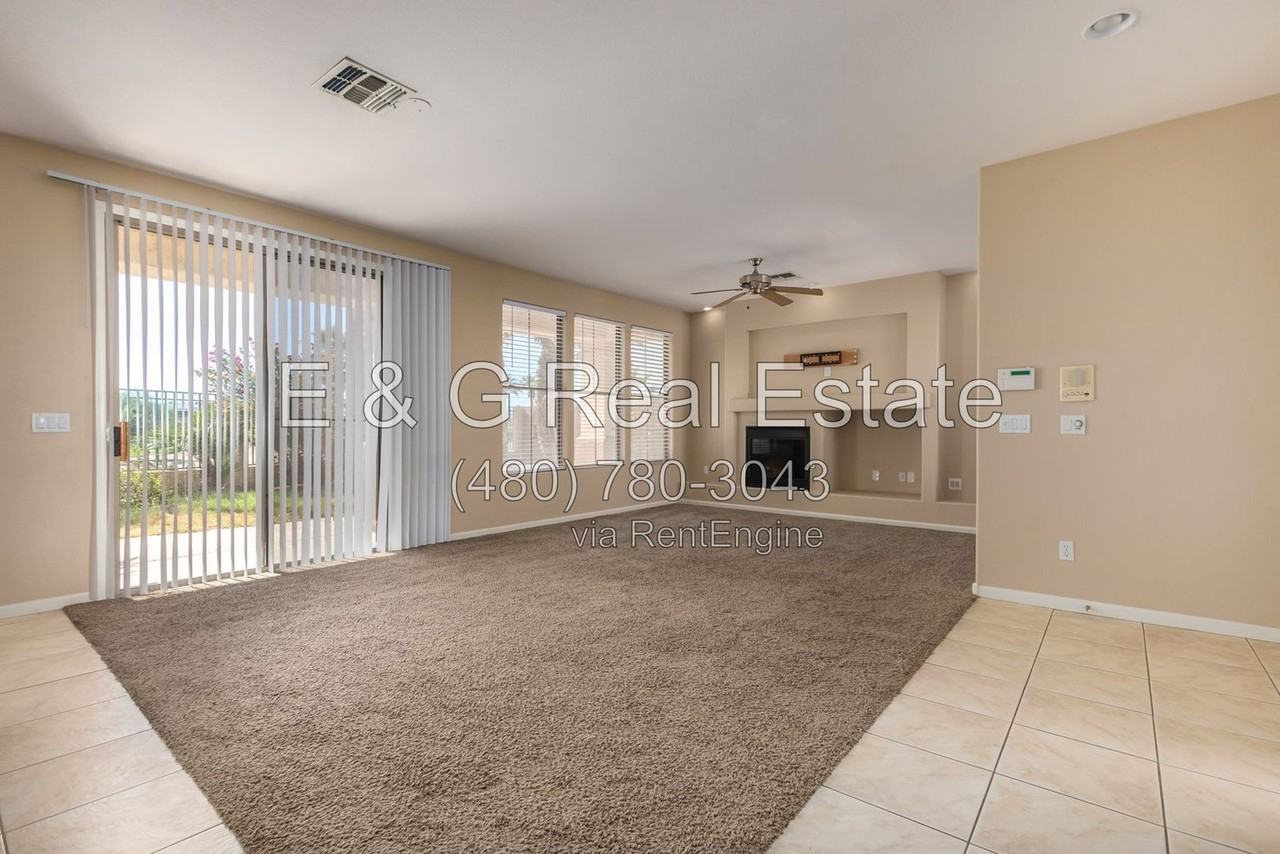 13746 W Cypress St - Photo 2 of 29