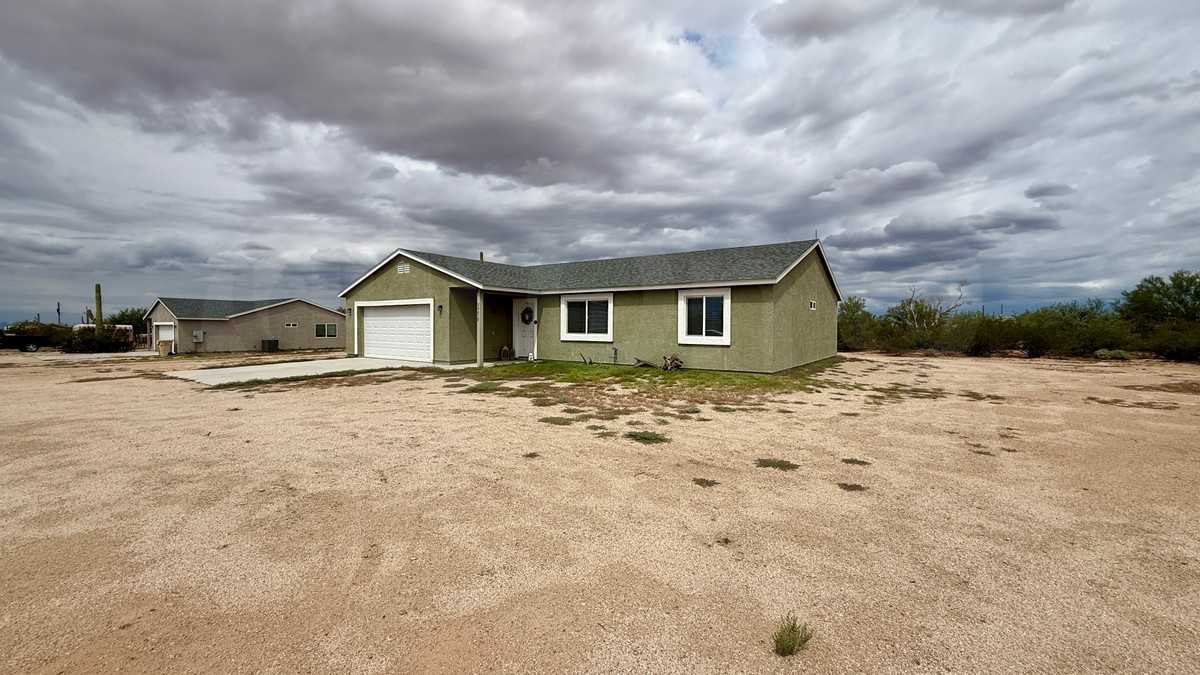 24638 E Bartlett Rd - Photo 4 of 33