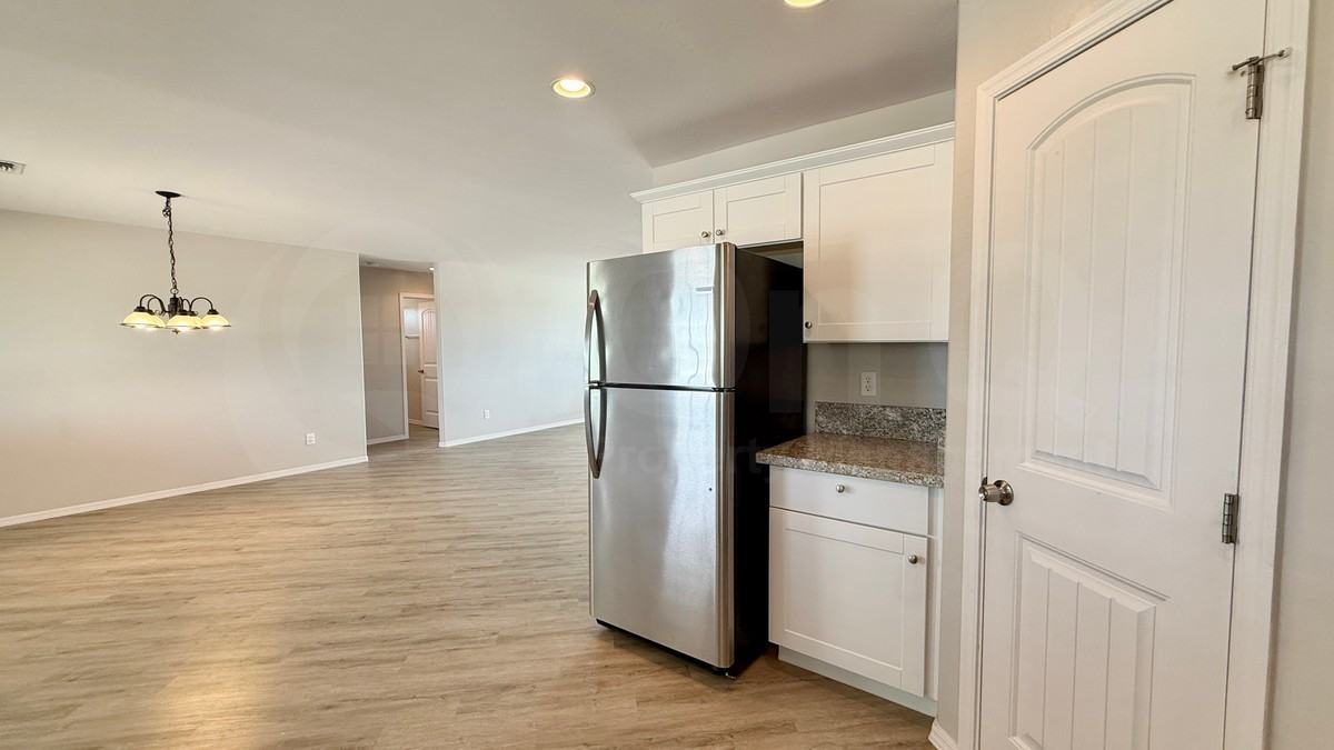 24638 E Bartlett Rd - Photo 7 of 33