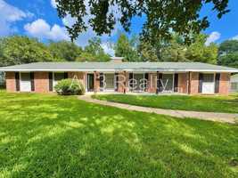 featured image of 2557 Woodley Rd