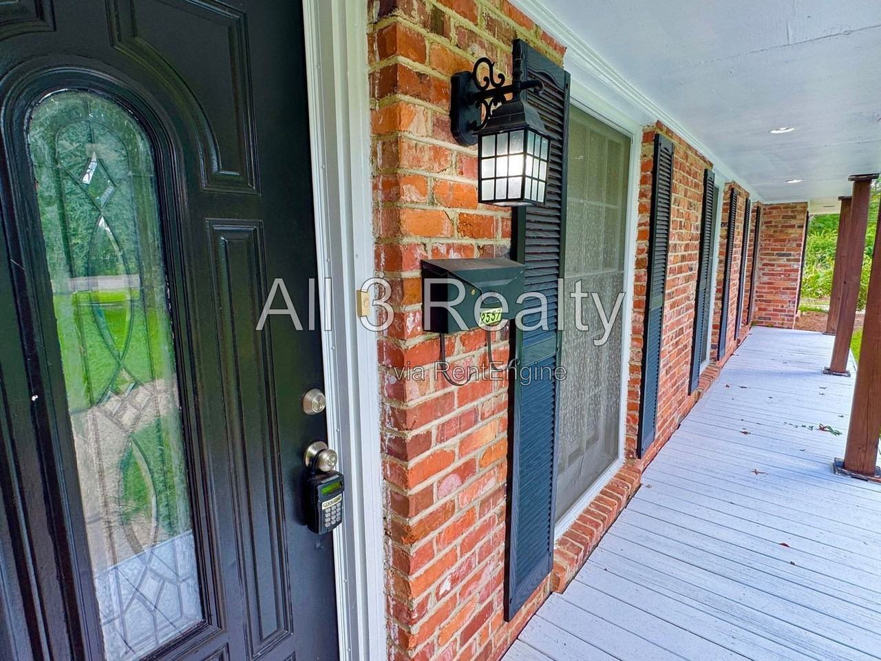 2557 Woodley Rd - Photo 4 of 49
