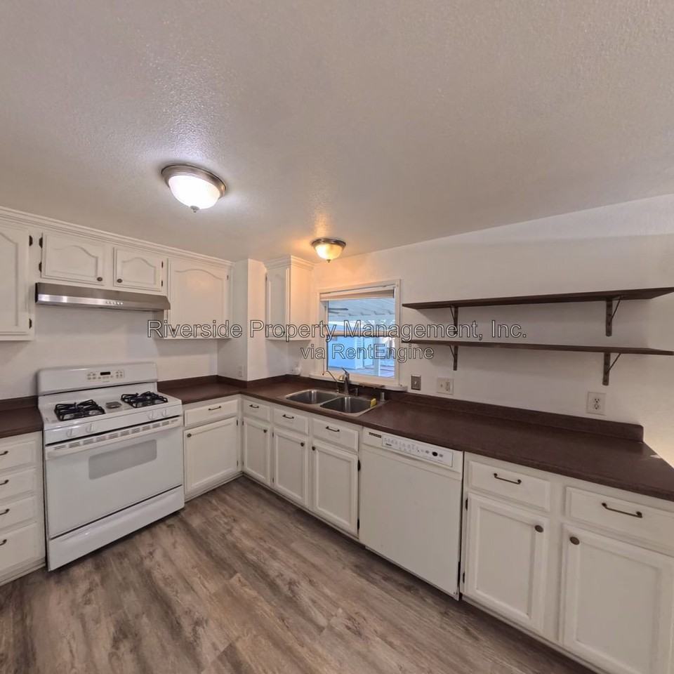 3695 Mckenzie St - Photo 6 of 27