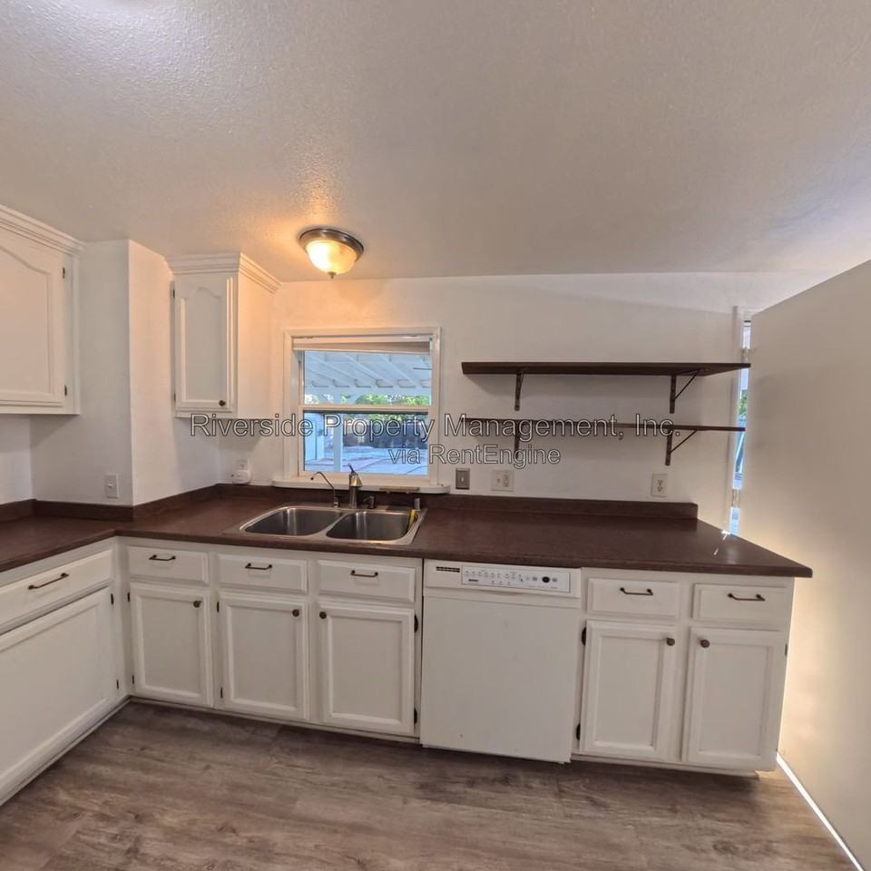 3695 Mckenzie St - Photo 7 of 27