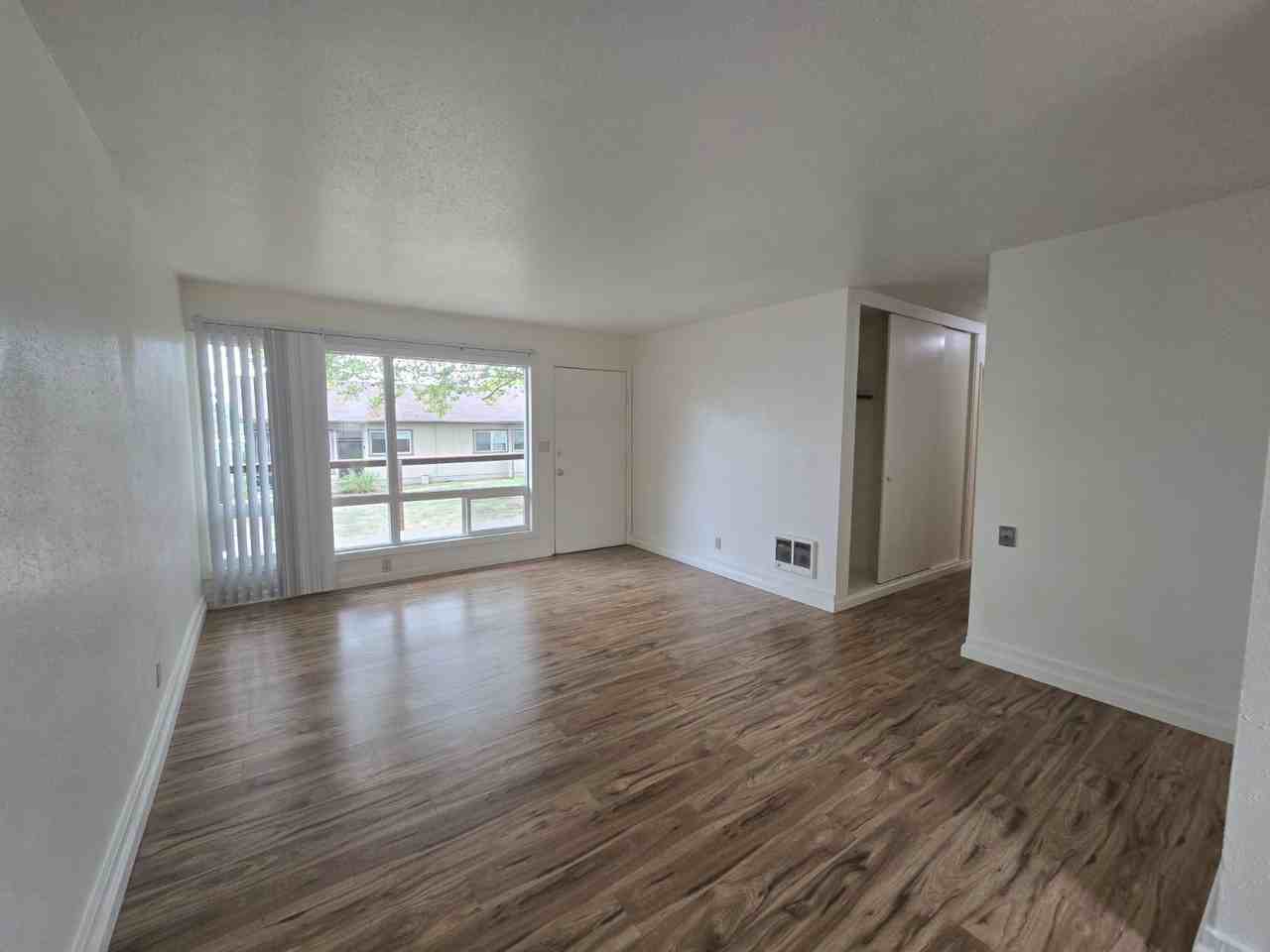 807 Ne Alameda Ave - Photo 3 of 20