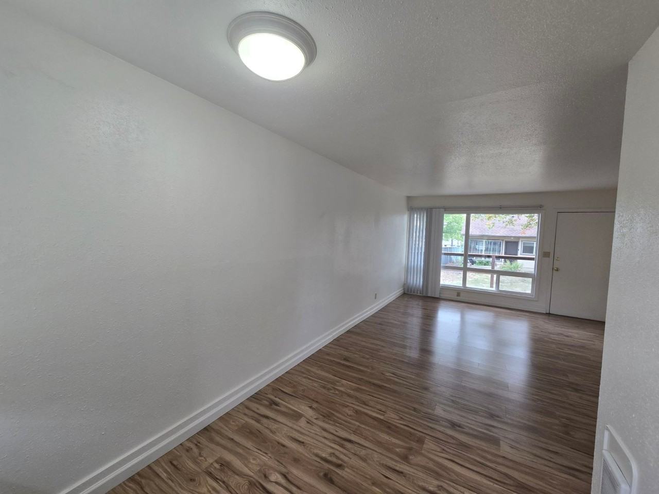 807 Ne Alameda Ave - Photo 7 of 20