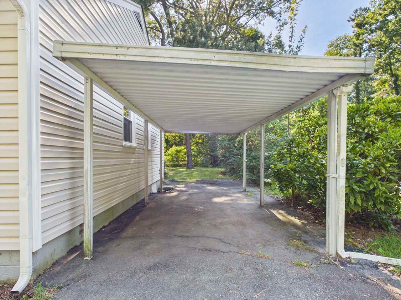 838 Greystone Ave - Photo 4 of 24