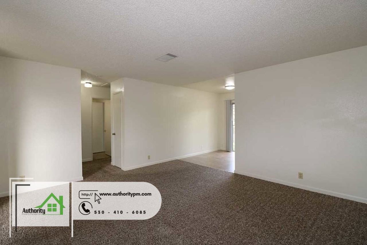 333 Boulder Creek Dr #D4 - Photo 4 of 15