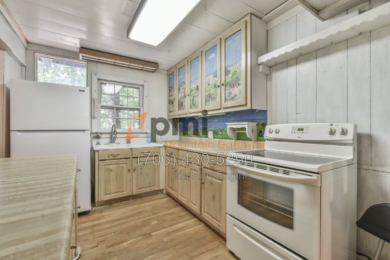 266 Glenridge Dr - Photo 4 of 31