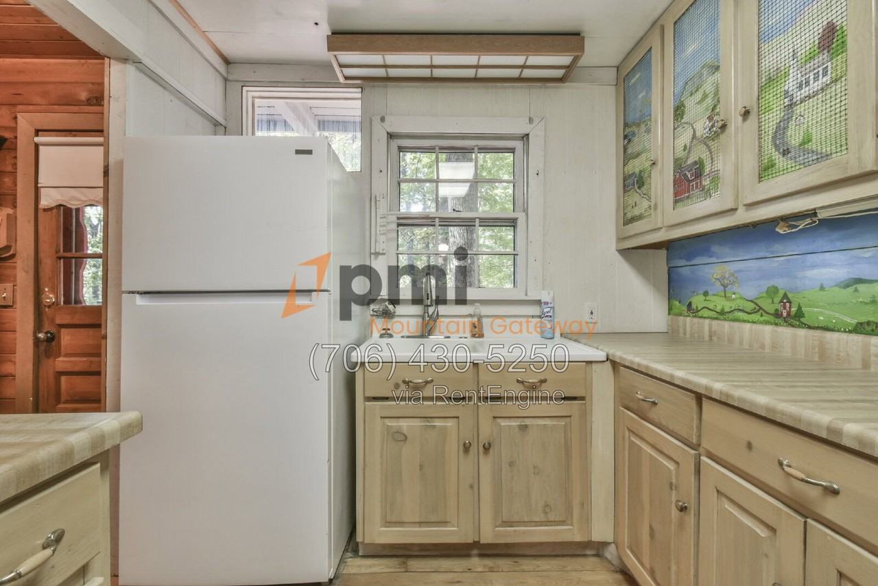 266 Glenridge Dr - Photo 5 of 31