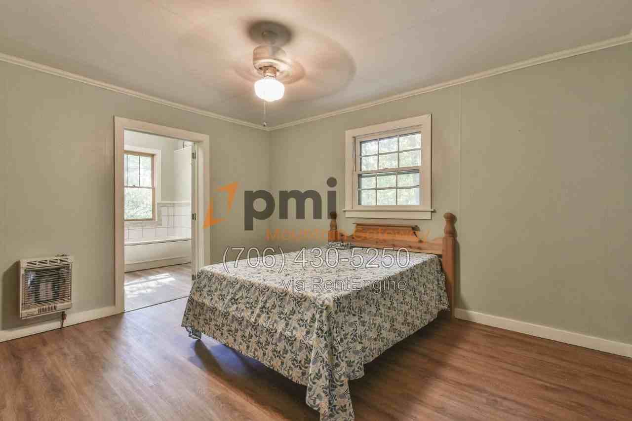 266 Glenridge Dr - Photo 7 of 31