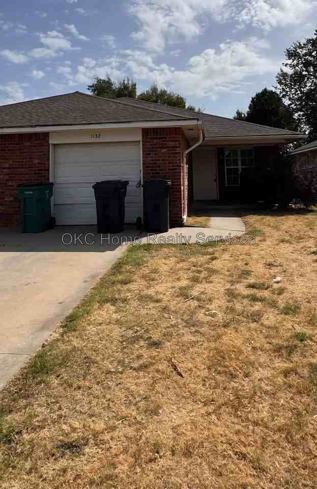 1132 N Gardner Ave