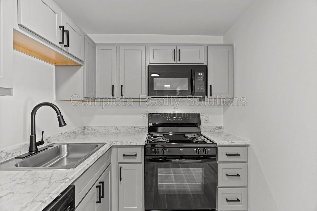 2551 Mary Ave #2551B - Photo 5 of 21