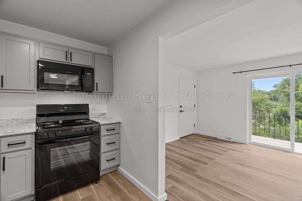 2551 Mary Ave #2551B - Photo 7 of 21