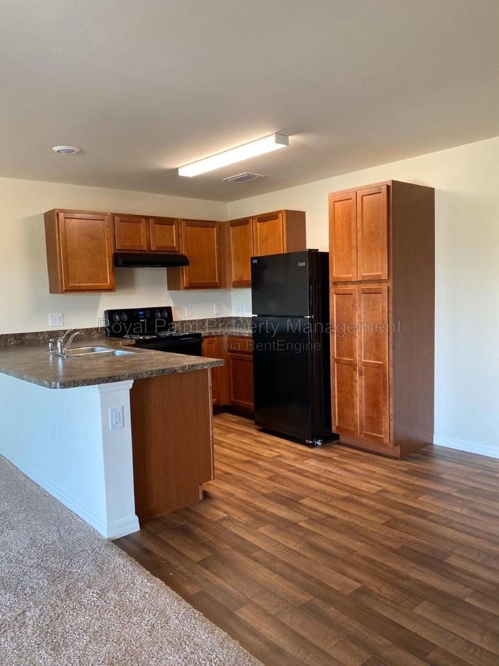 18295 Gibraltar Ln - Photo 7 of 24
