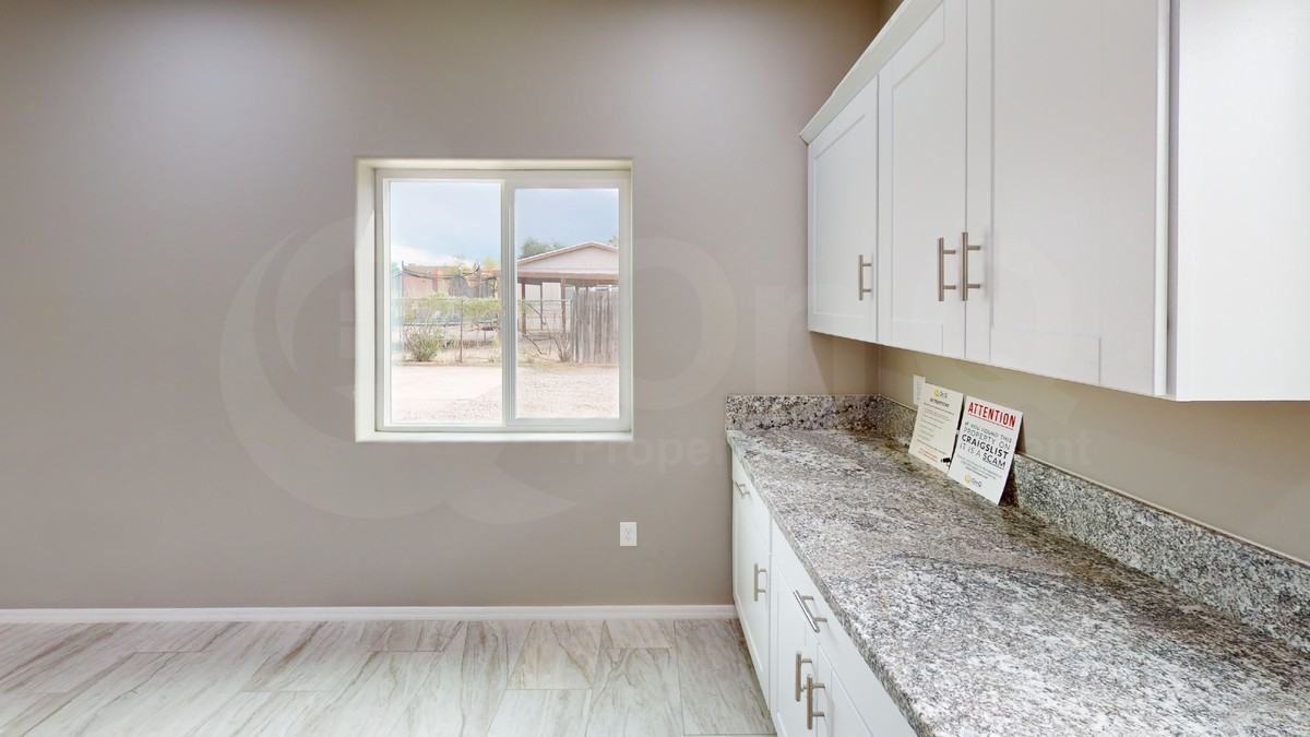 2975 N Walnut Ave #2 - Photo 4 of 11