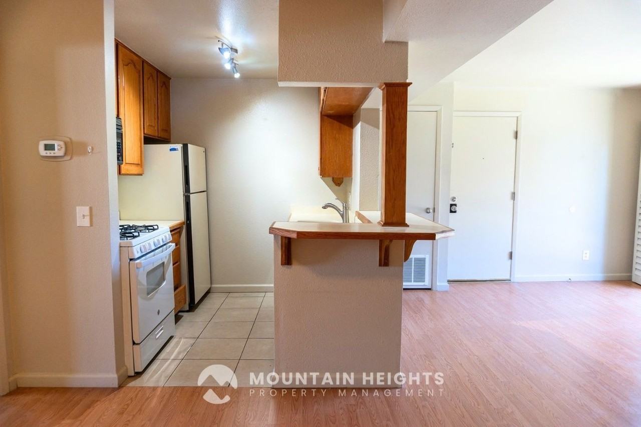 415 E Creekside Cir #C - Photo 5 of 19
