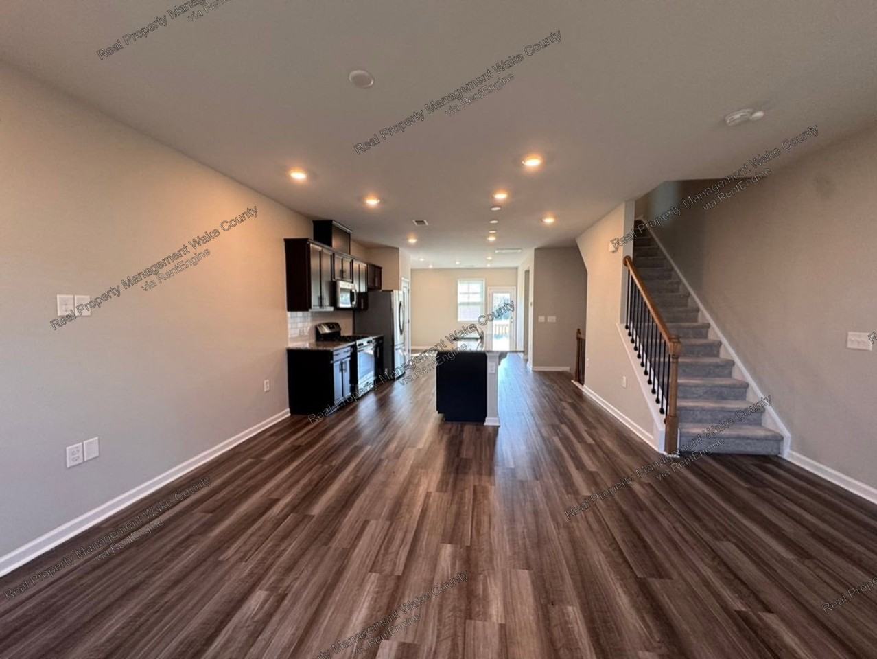 1063 Shoreside Dr - Photo 2 of 25