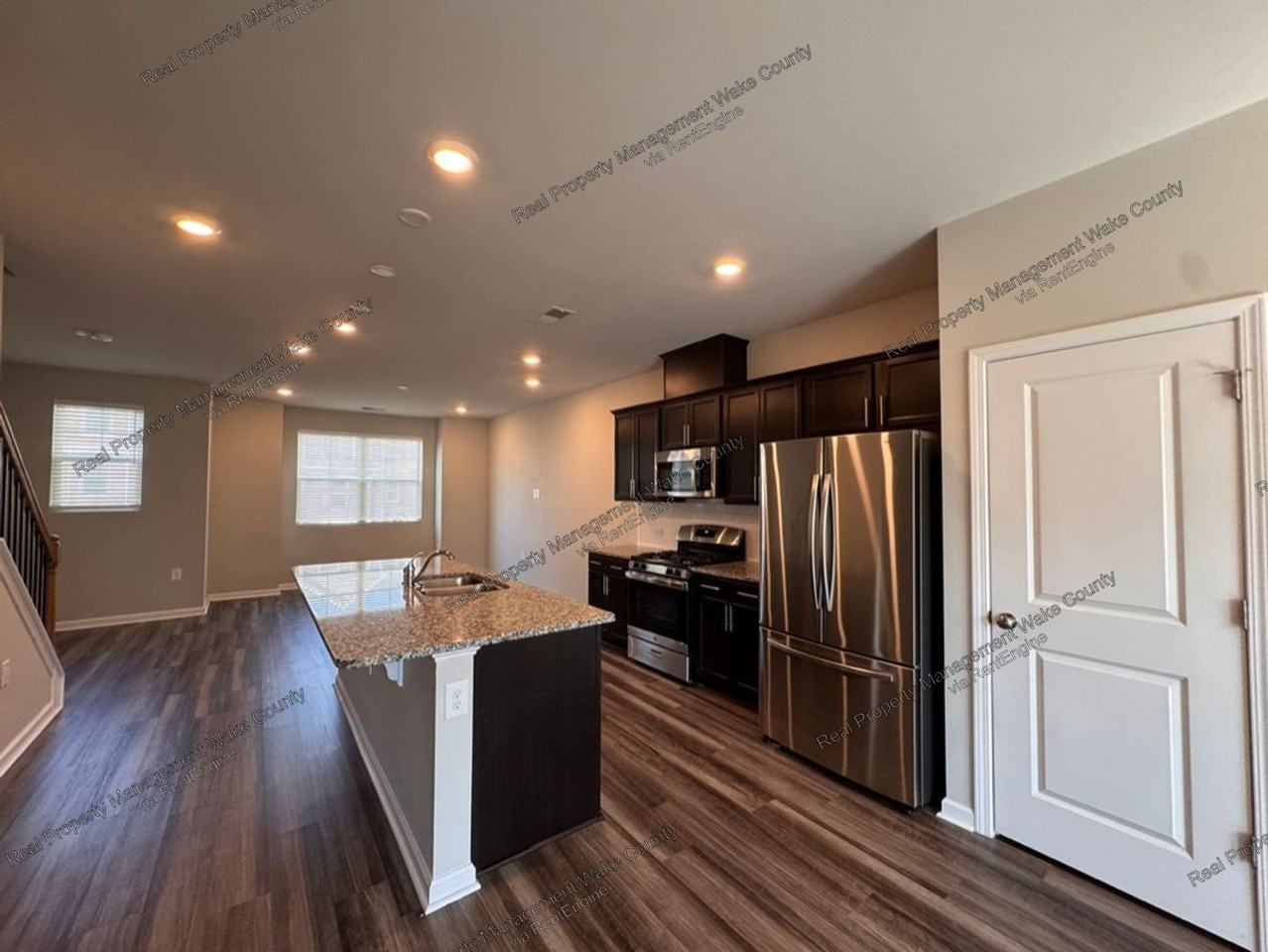 1063 Shoreside Dr - Photo 3 of 25