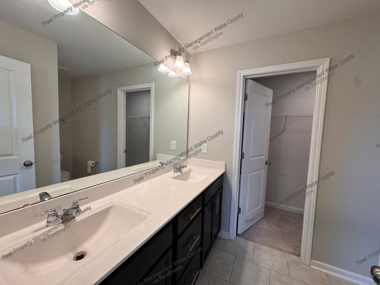 1063 Shoreside Dr - Photo 5 of 25